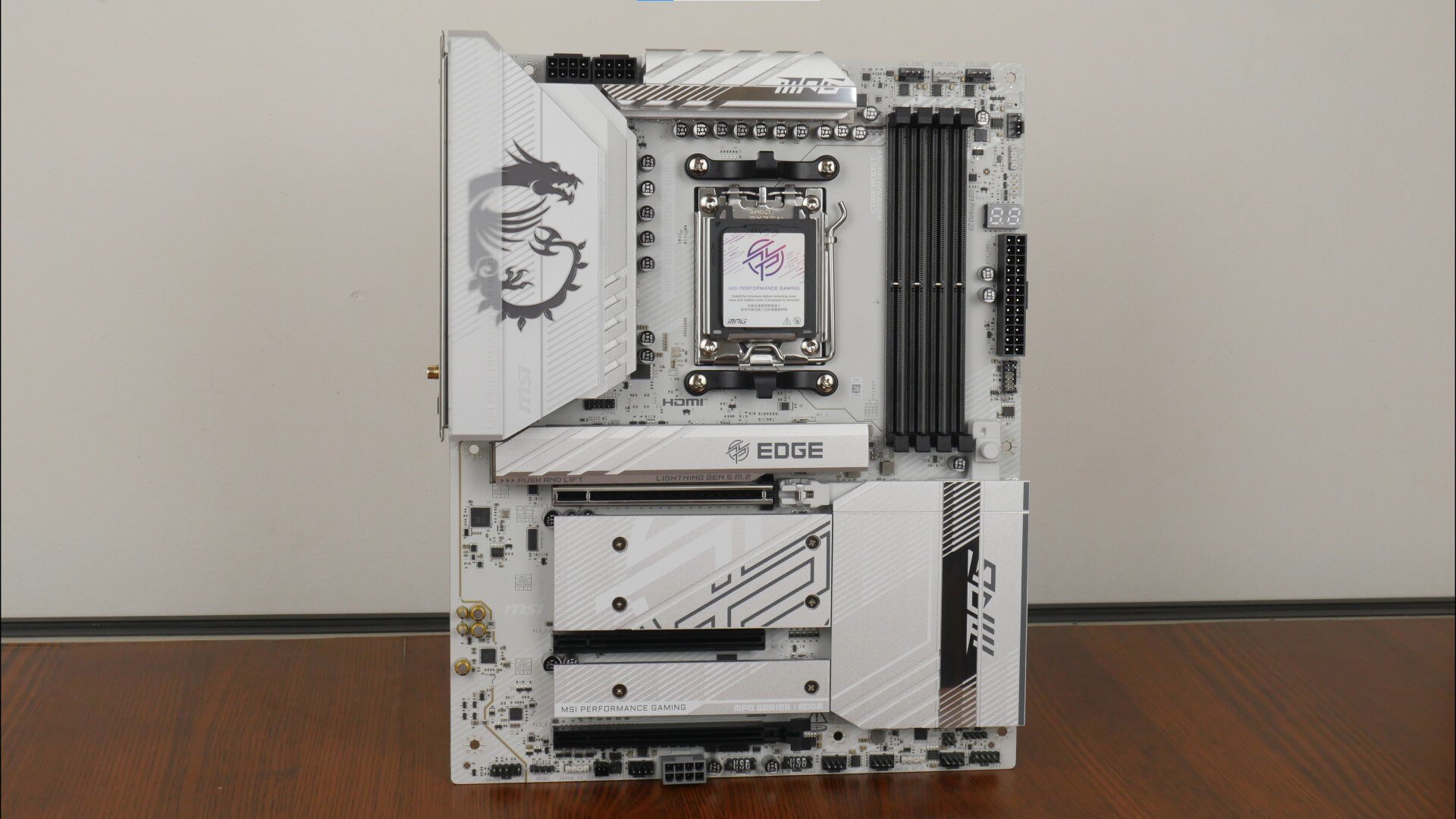 MSI MPG B850 EDGE TI WIFI AM5 マザーボード Unboxing & Overview: MSI MPG B850 EDGE TI WIFI AM5 Motherboard